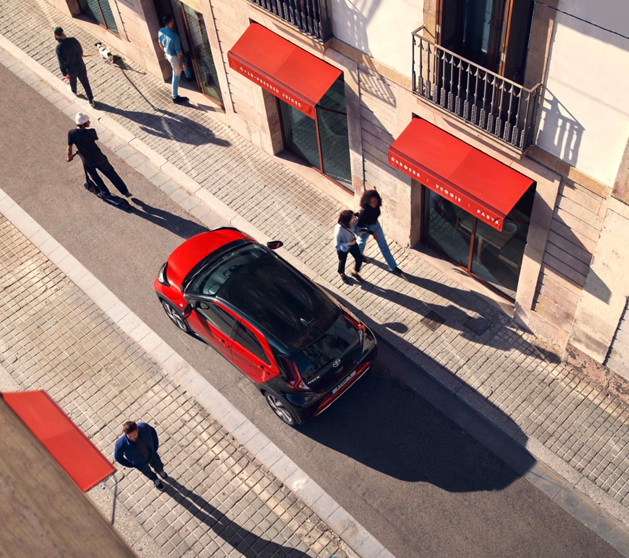 Με υψηλή απόκριση και έλεγχο, το Toyota Aygo X είναι το απόλυτο αυτοκίνητο για πλοήγηση σε σύγχρονους αστικούς χώρους και όχι μόνο.