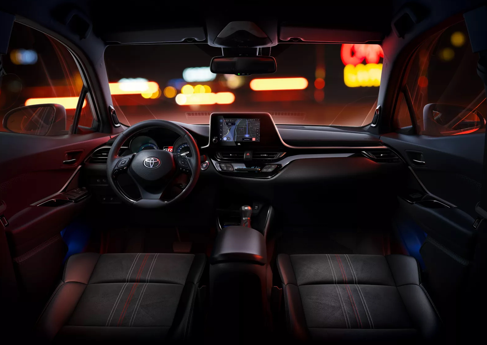 Το τιμόνι και η οθόνη Multimedia του Toyota C-HR gr sport