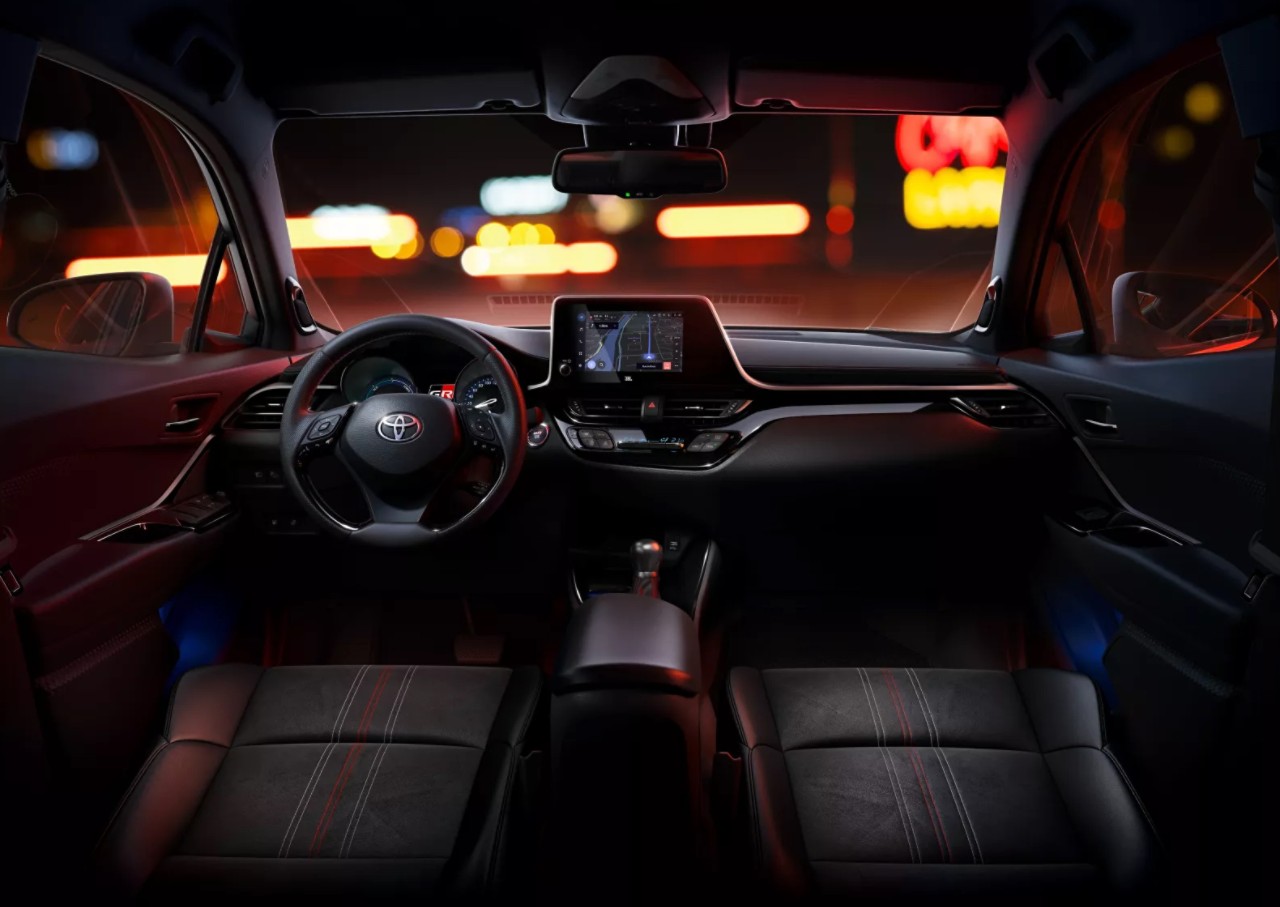 toyota-c-hr-gr-sport-interior_2