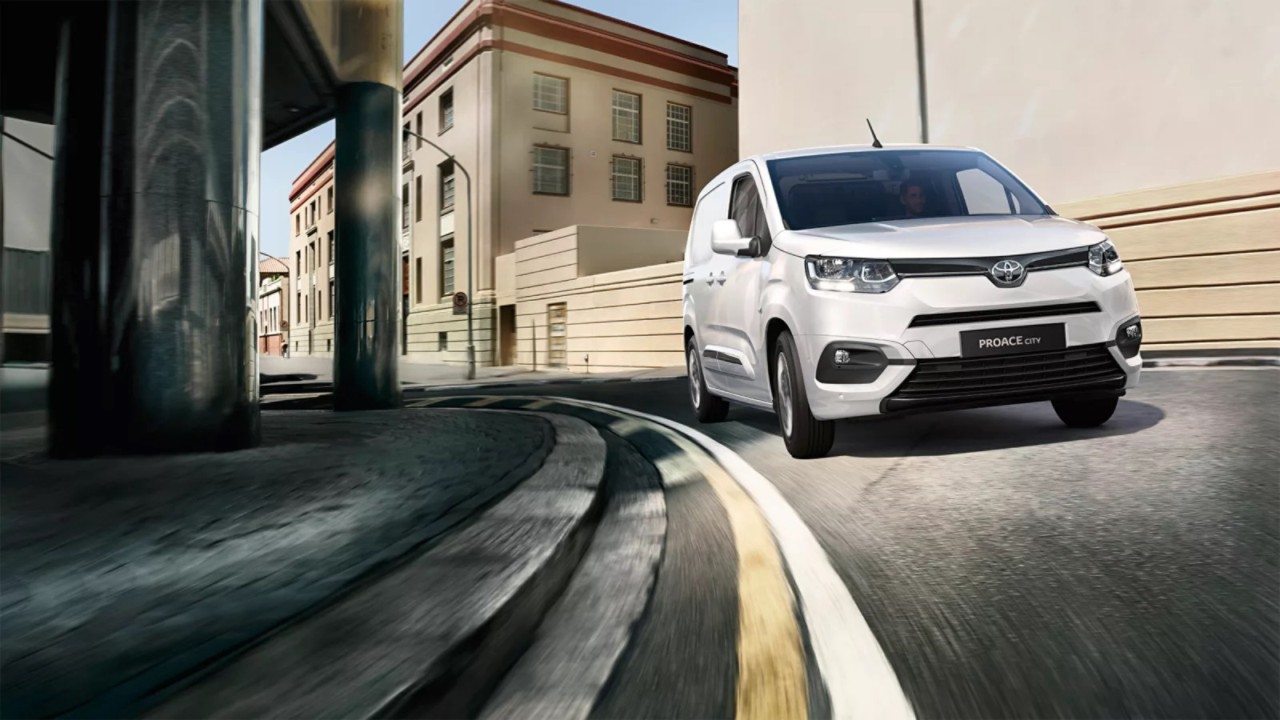 Toyota Proace City στο δρόμο