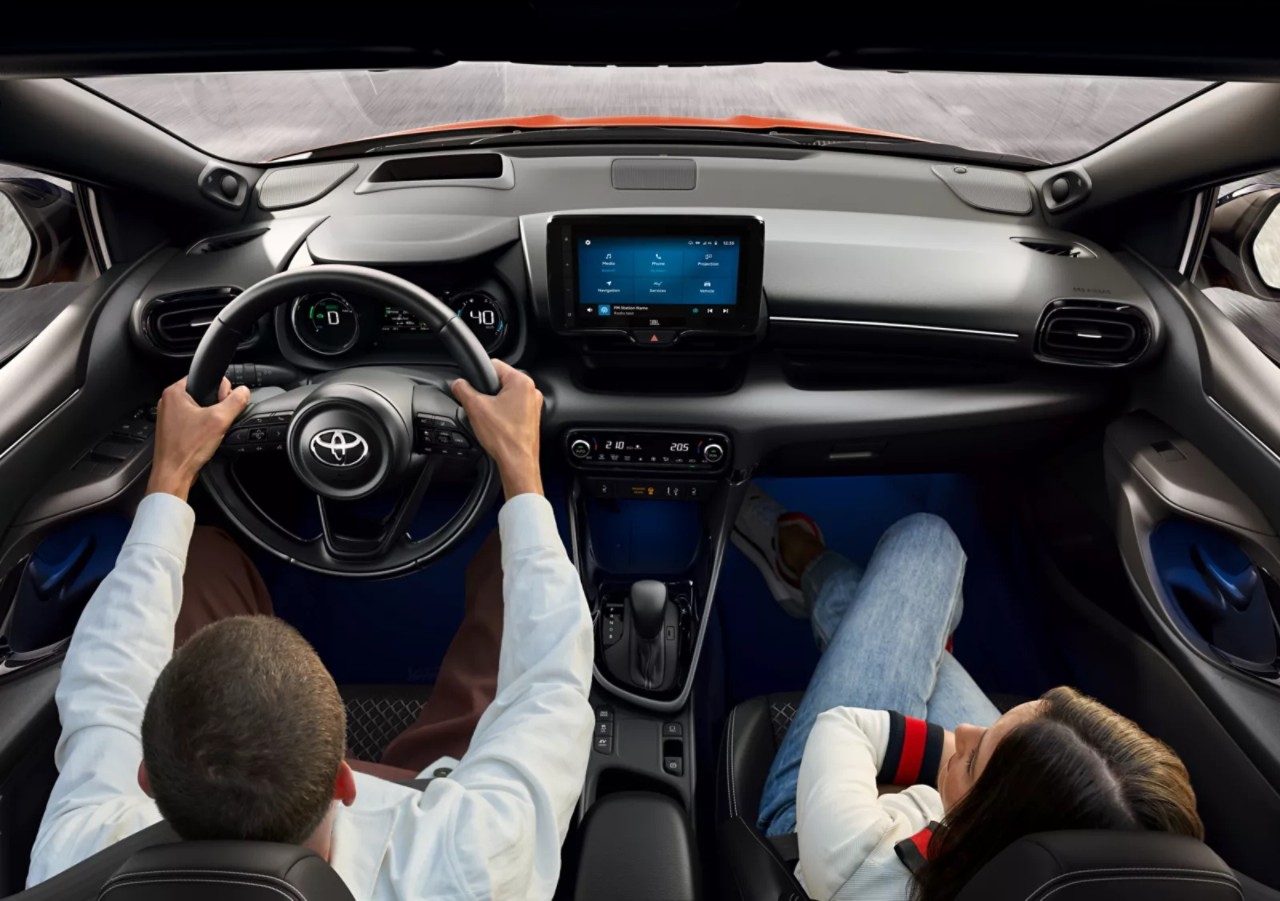 Τα μπροστινά καθίσματα του Yaris