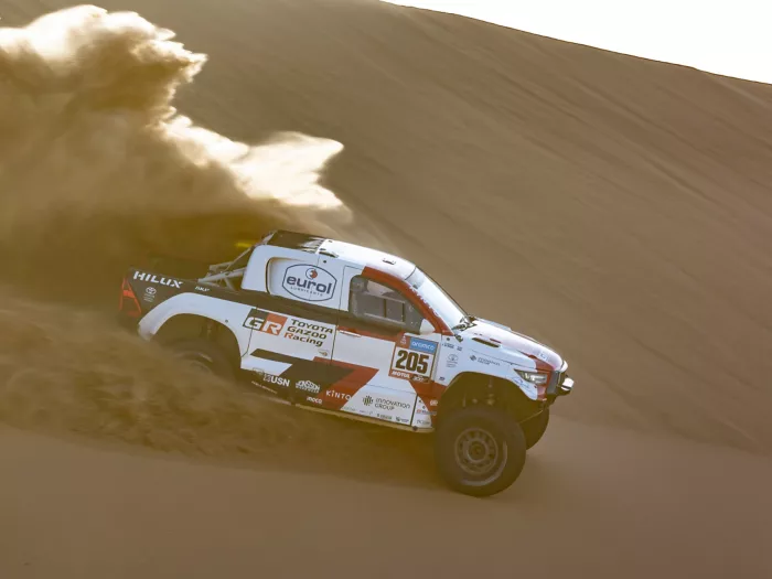 rally dakar hilux