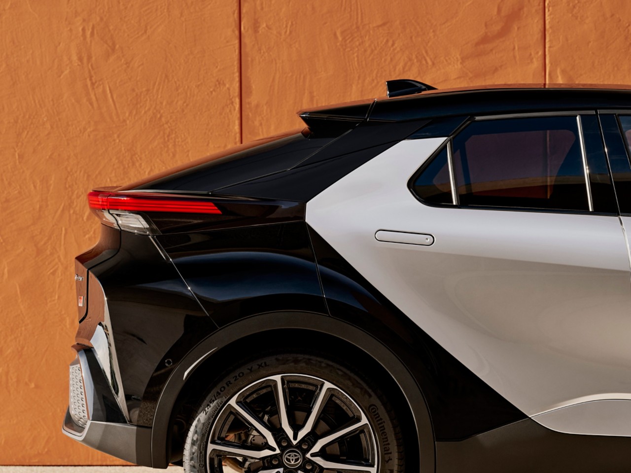 νέο toyota C-HR